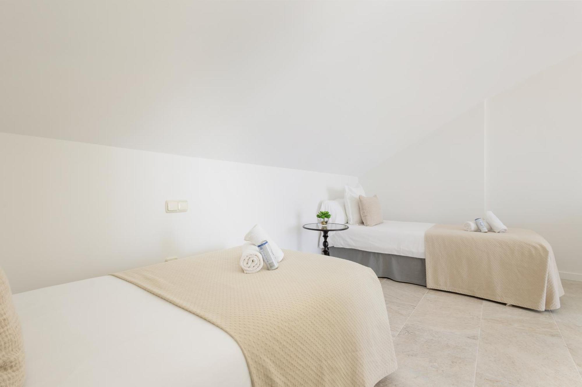 Townhouse In First Line Beach, Bahia De Marbella, Casa de férias Marbella