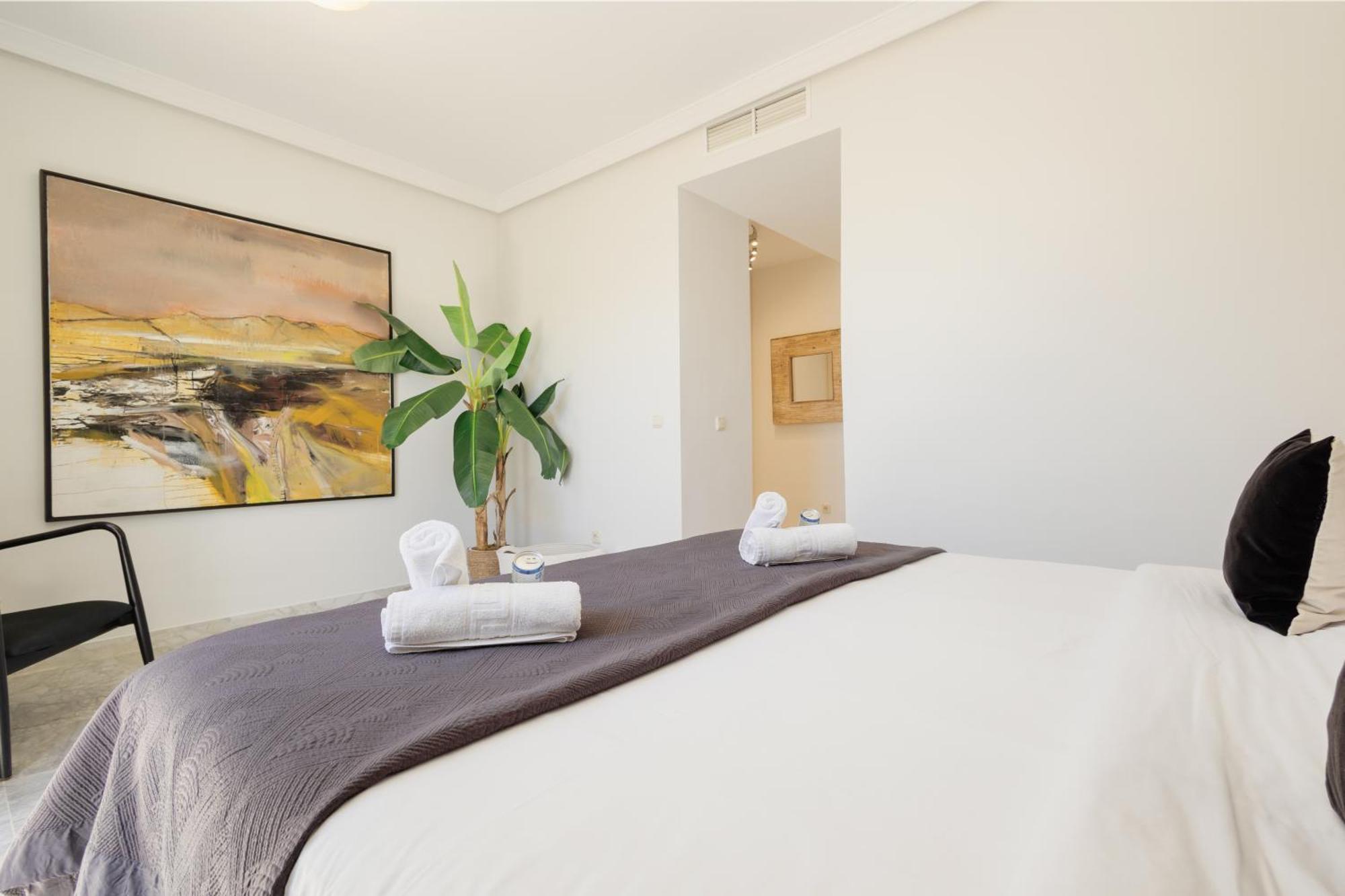 Townhouse In First Line Beach, Bahia De Marbella, Casa de férias