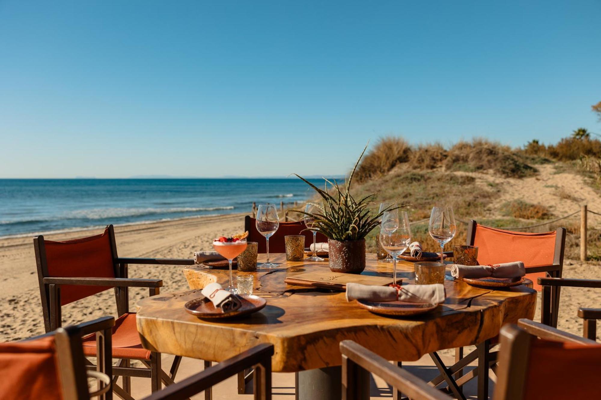Casa de férias Townhouse In First Line Beach, Bahia De Marbella,
